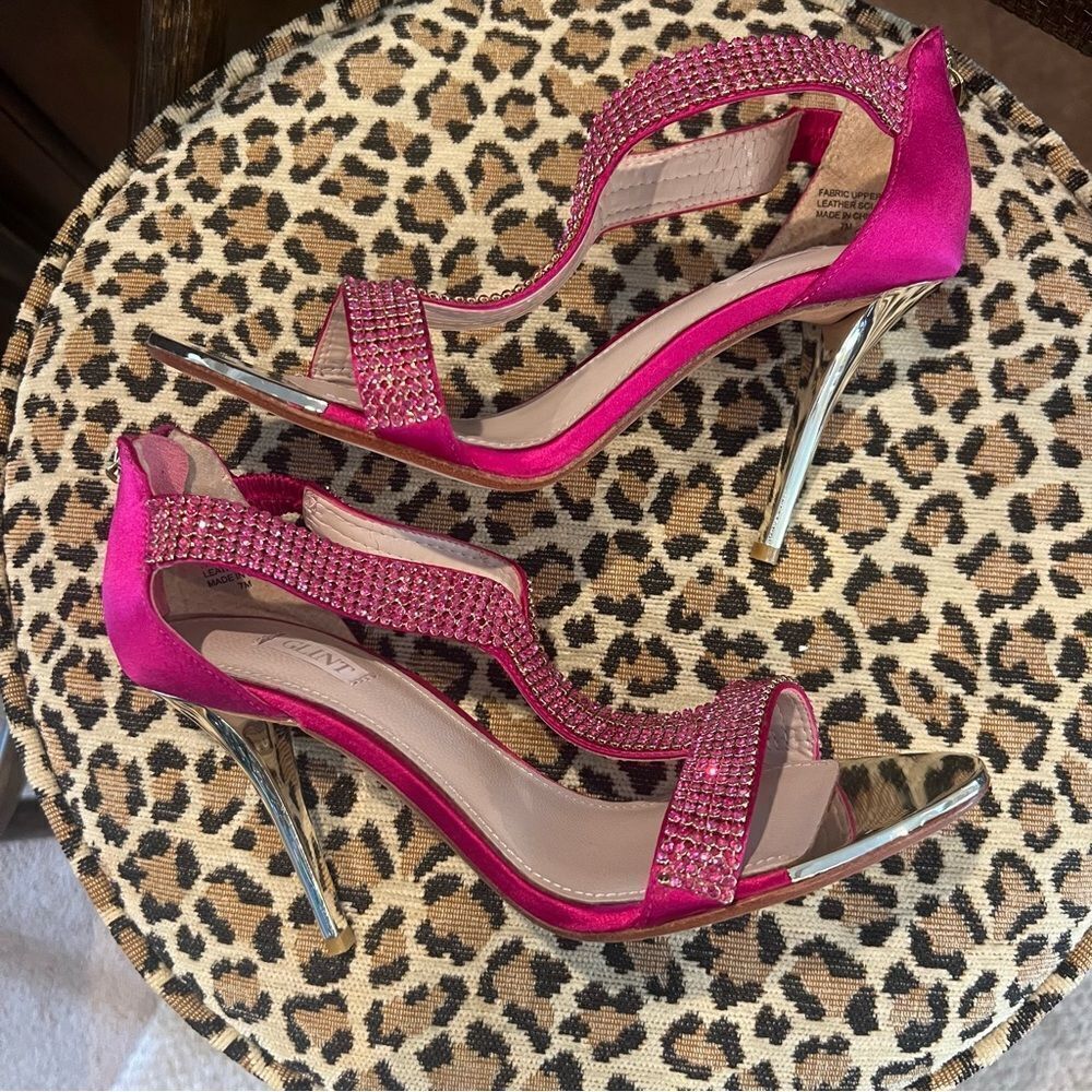NEW GLINT Heels - Picture 4 of 10